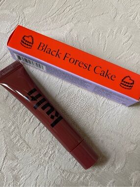 Kulfi Lip Snack Lipgloss Lip Balm in Black Forest Cake BNIB